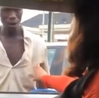 Nigerian lady seen sexually harassing an onion seller.