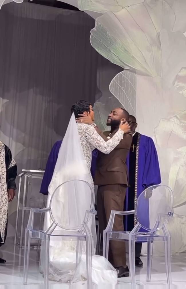 kiss your bride